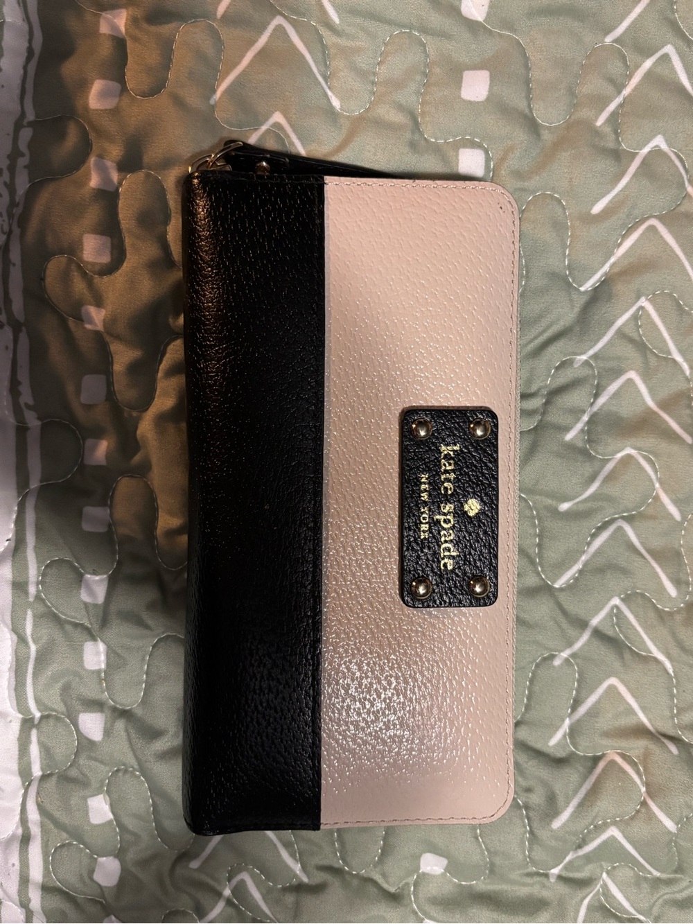 kate spade Two-Tone Black and cream Zip Wallet
